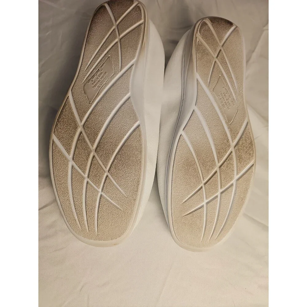 Dearfoams White Slip-On Slippers Men's Size 12 Memory Foam Indoor House Shoes